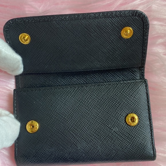 🖤✨ Prada Logo Saffiano Leather Ribbon Key Holder - Picture 7 of 11